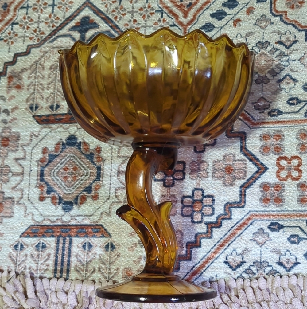 Amber Tulip Scalloped 7.5" Vintage Pedestal Compote Fruit/ Candy Dish MCM Dark - Picture 1 of 7